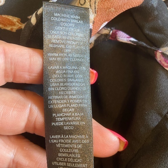 White House black market size medium off shoulder‎ with long angel sleeves - Picture 8 of 12